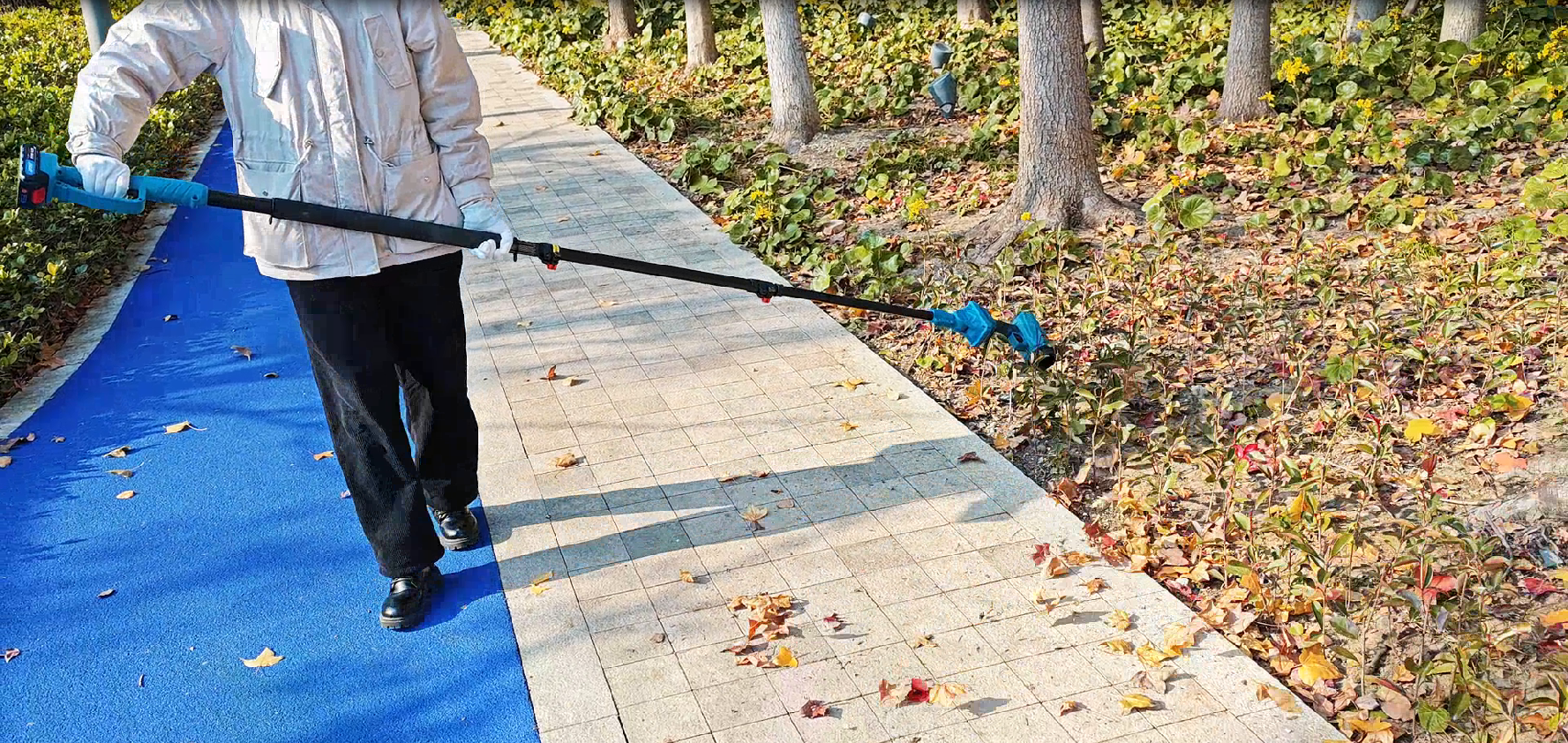 Hands-On Review: Multi-Function Long Pole Leaf Blower – 8.6ft Extendable & Dual Battery, Perfect for Indoor & Outdoor Cleaning