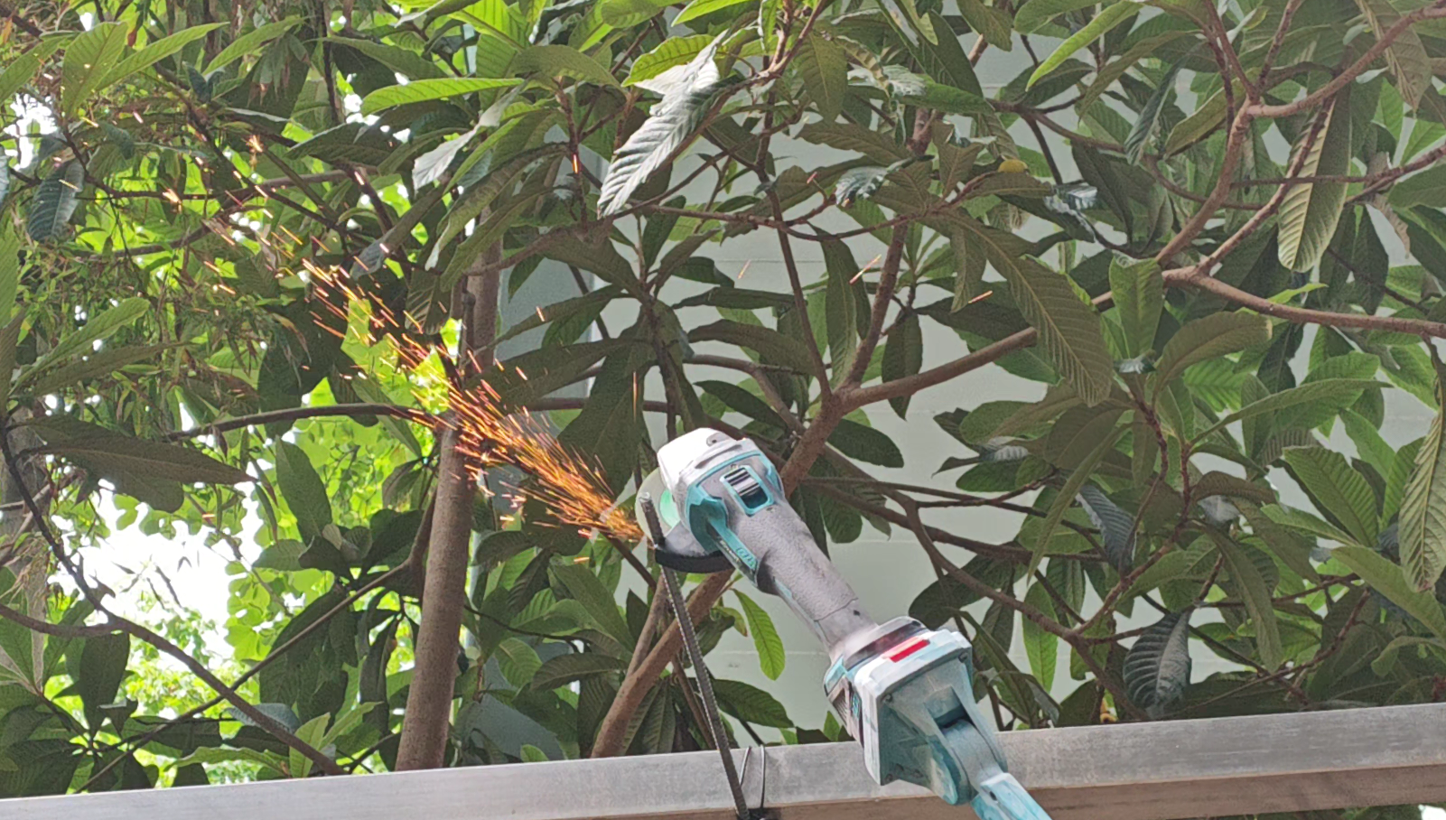 Best Multi-Purpose Angle Grinder for Metal & Wood Working