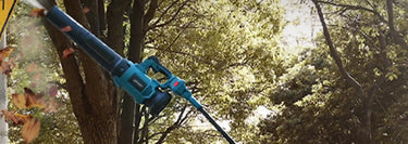 Up to 670 CFM and 180 MPH, with 8.2ft extension pole, the leaf blower can efficiently help you clean the target area.